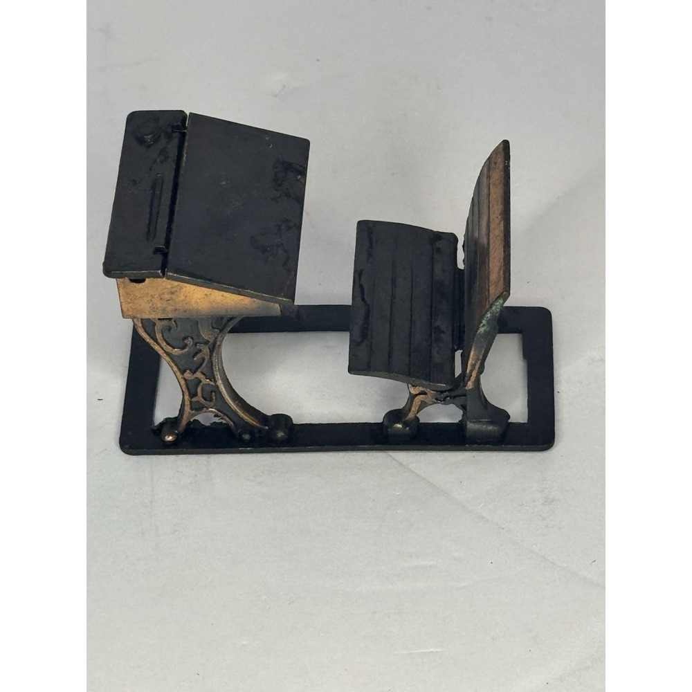 Vintage Durham Industries 1976 Diecast Dollhouse Furniture‎ School Desk